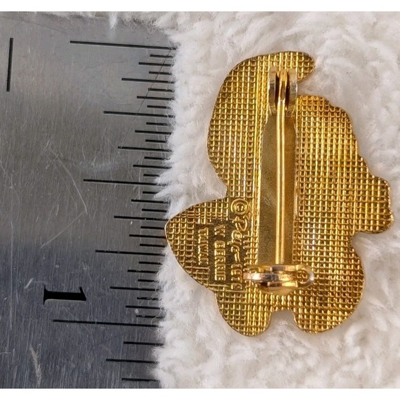 1983 Smurfs Football Pin Wallace Berrie Peyo Taiwan Vintage Enamel‎ Lapel Pin - Picture 4 of 5